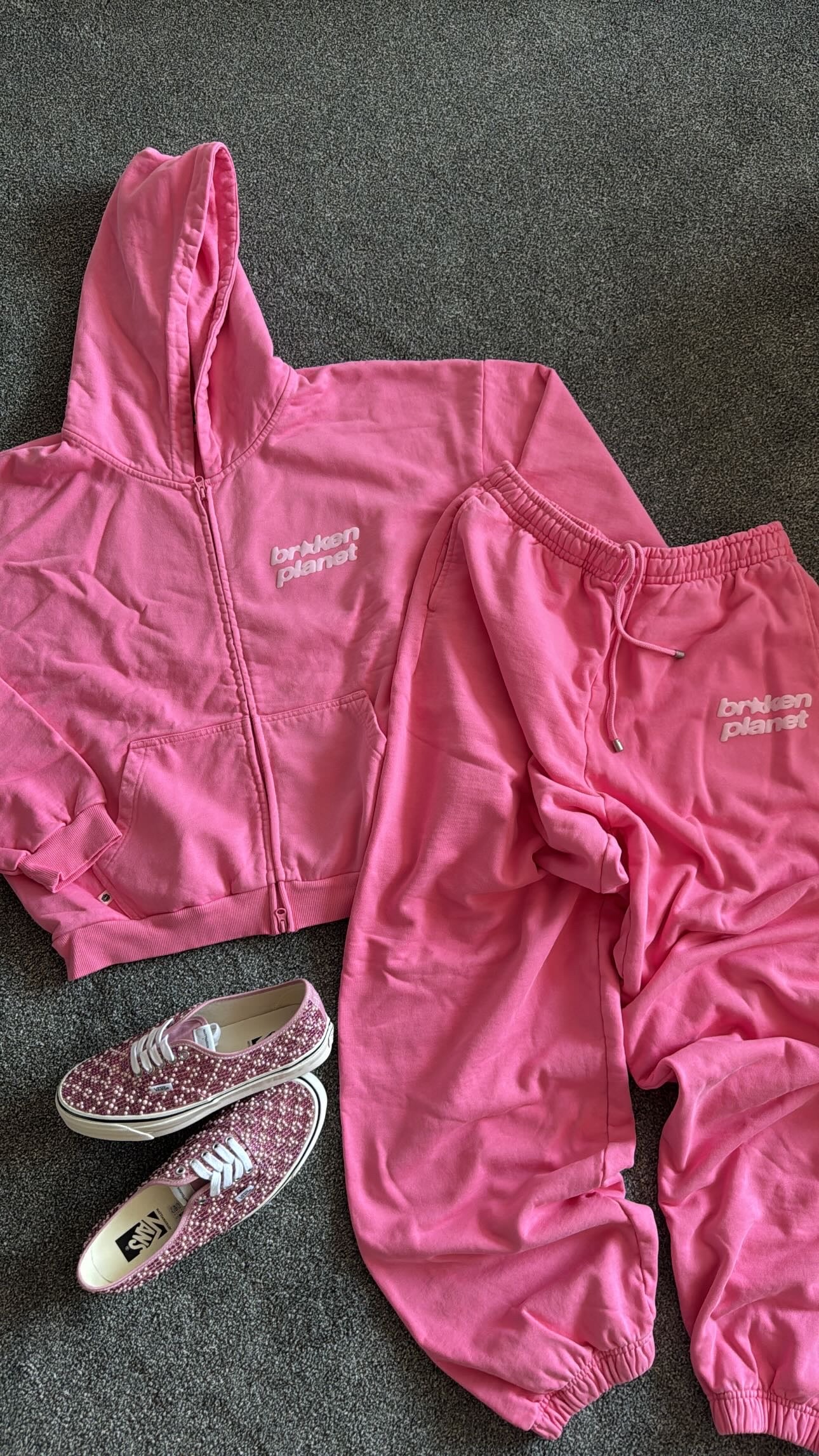 Broken Planet Pink Candy Full Set Size L