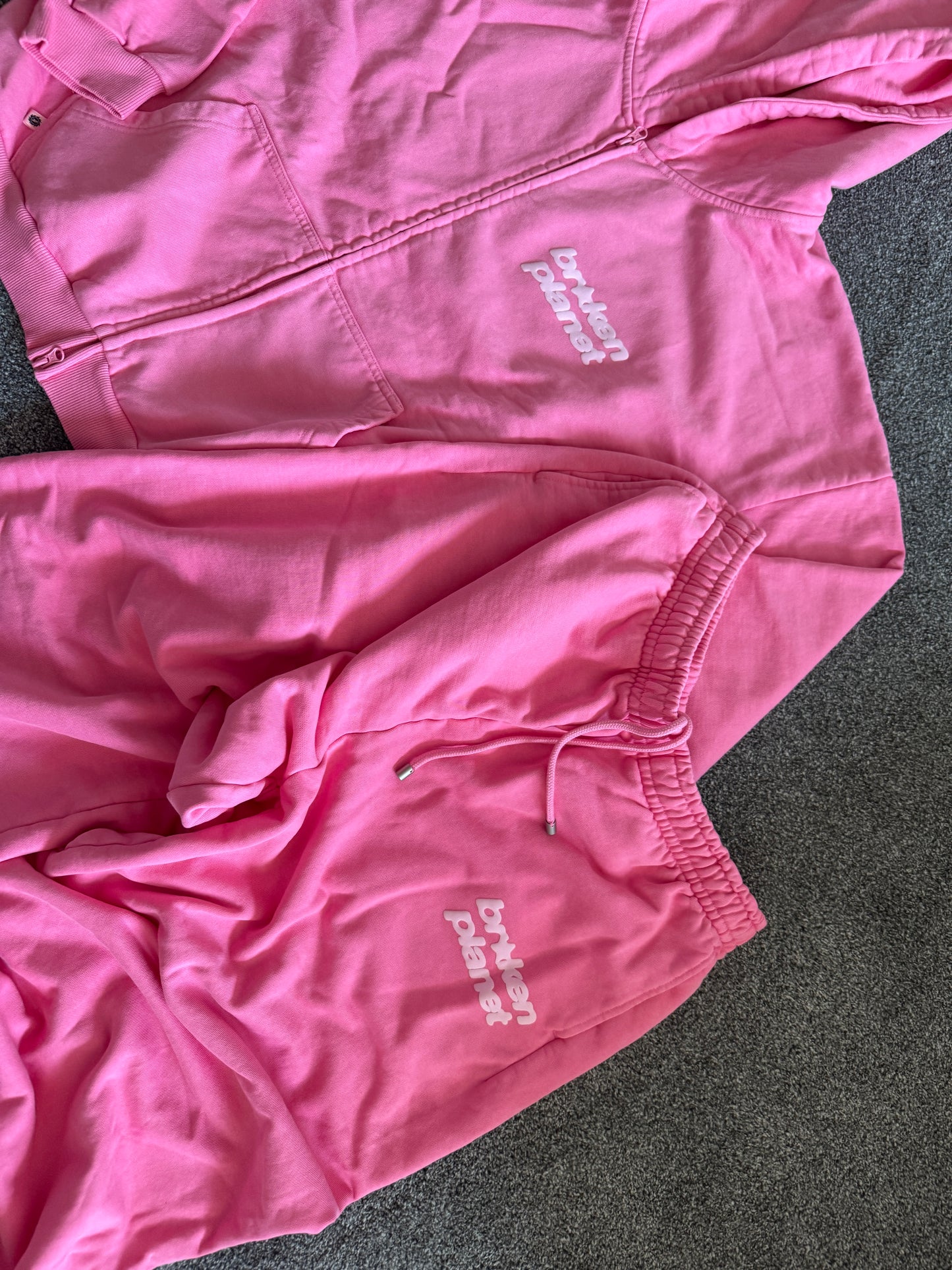 Broken Planet Pink Candy Full Set Size L